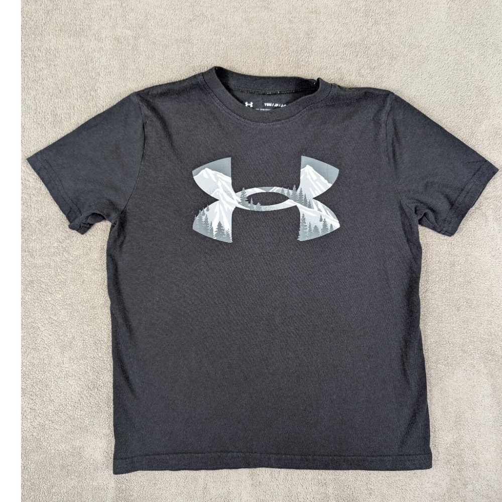 Under Armour Youth Boys Size S Loose Fit Short Sleeve Shirt Black